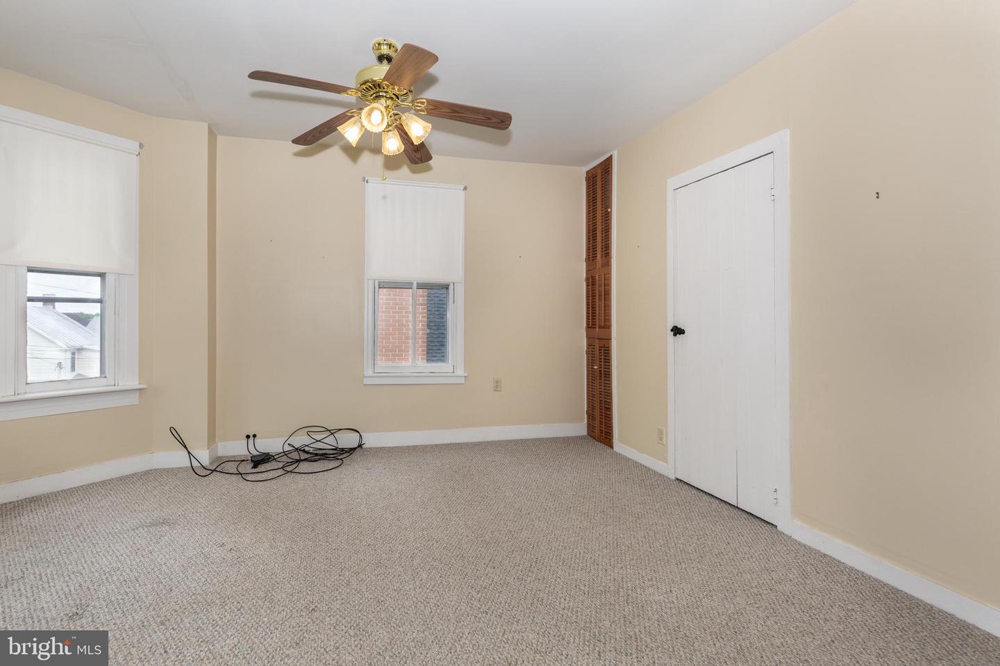 22 Middle St Property Photo 43