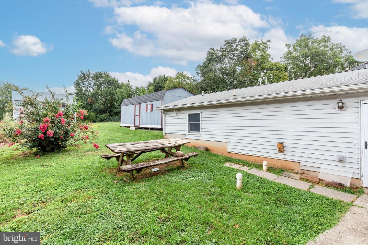 22 Middle St Property Photo 49