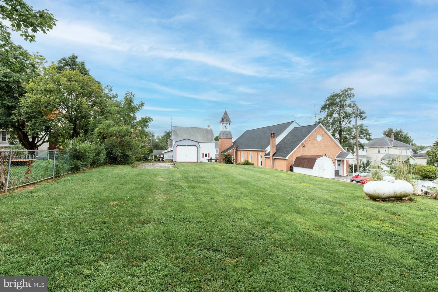 22 Middle St Property Photo 54