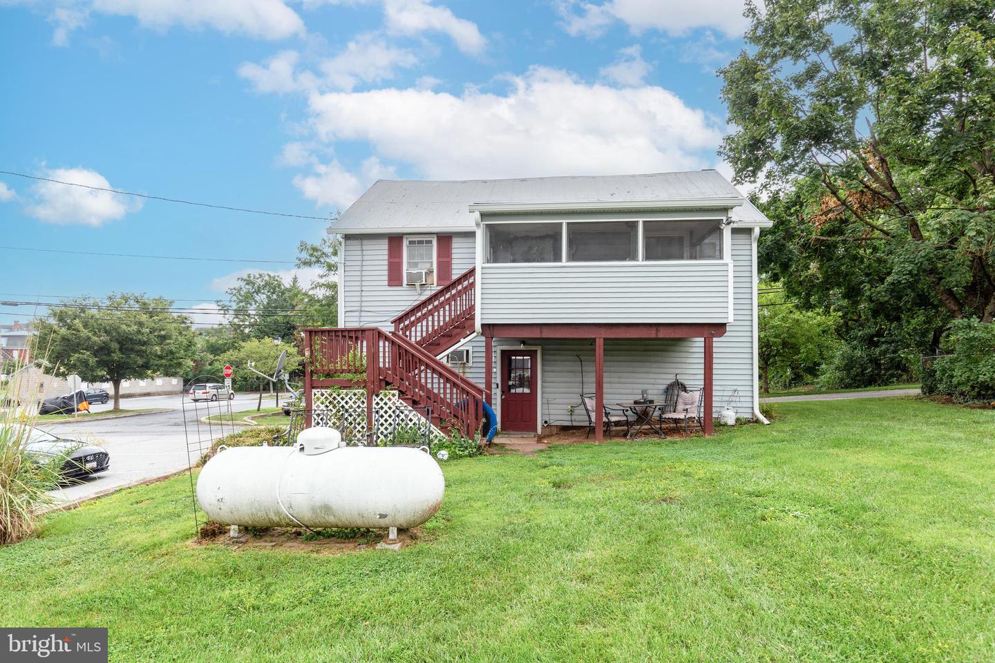 22 Middle St Property Photo 56