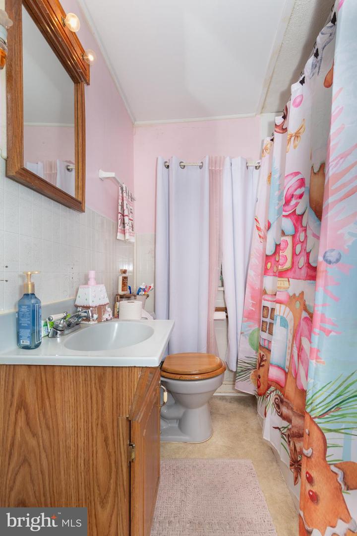 22 Middle St Property Photo 64