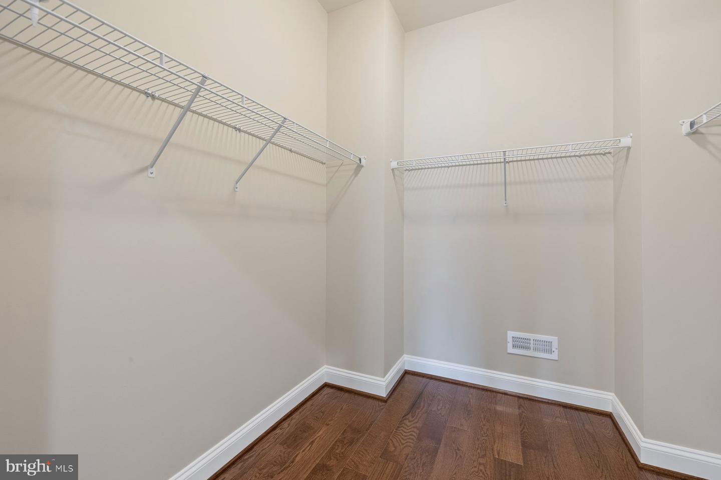 1715 Botanical Ct #8 Property Photo 27