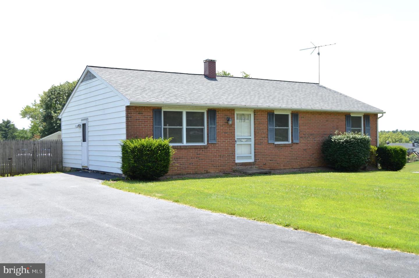 1719 Bollinger Rd Property Photo 1