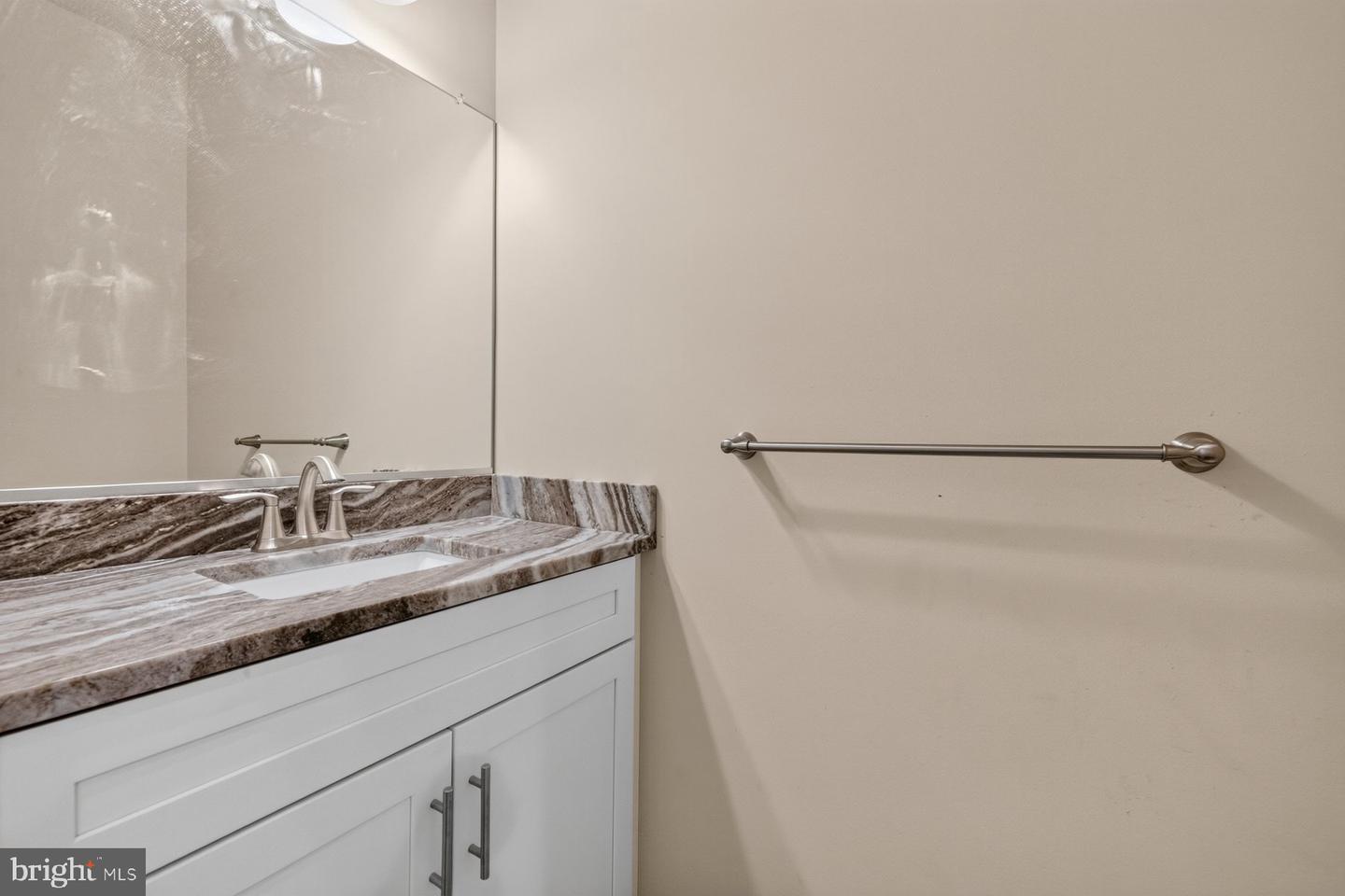 1711 Botanical Ct #10 Property Photo 9