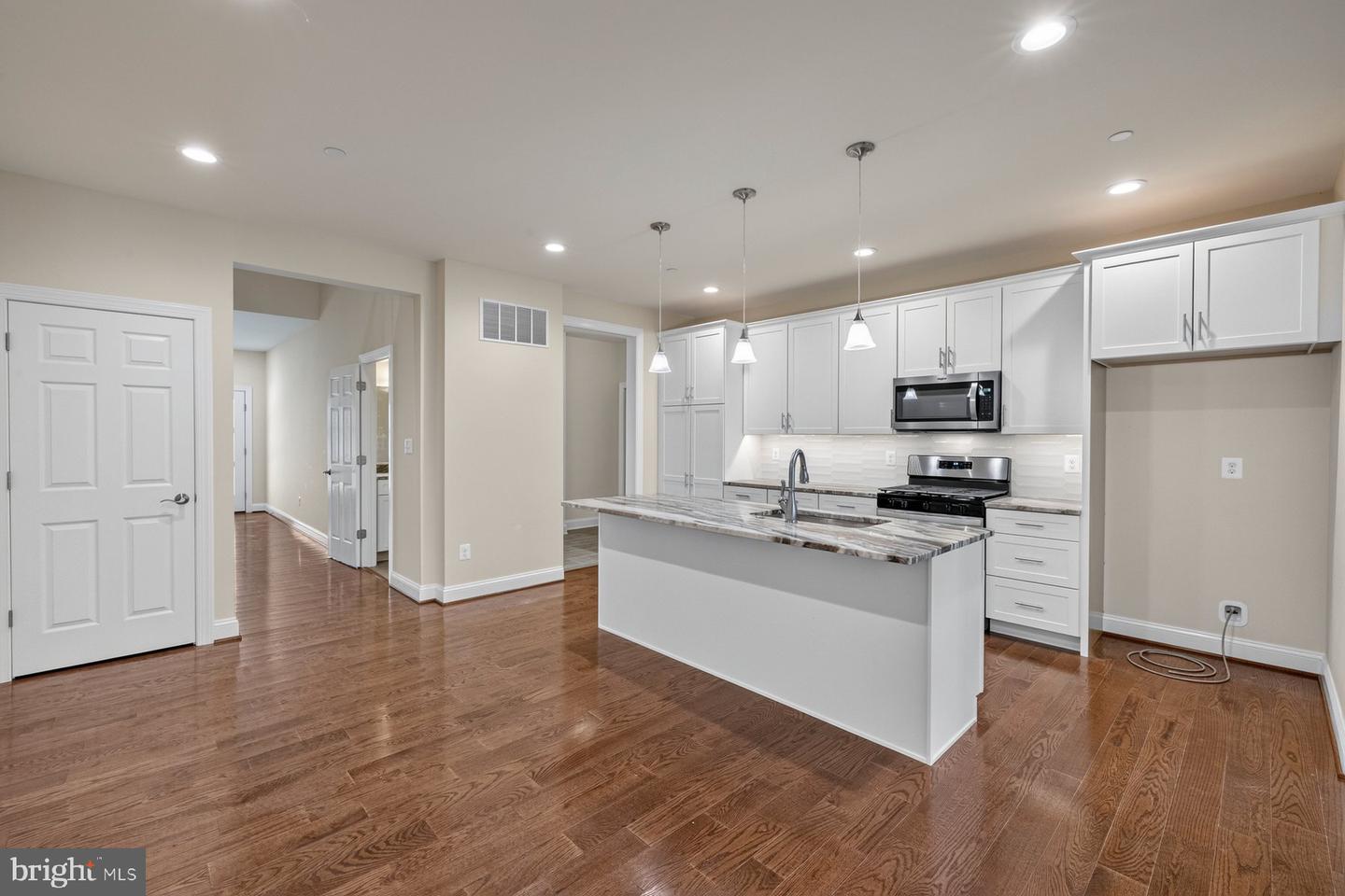 1711 Botanical Ct #10 Property Photo 11