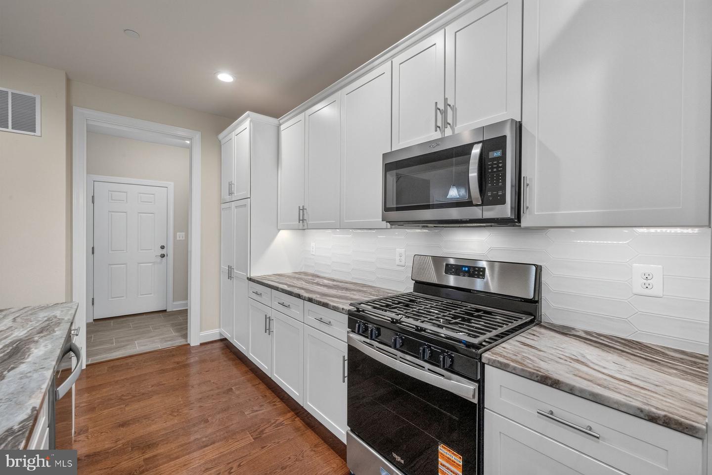 1711 Botanical Ct #10 Property Photo 12