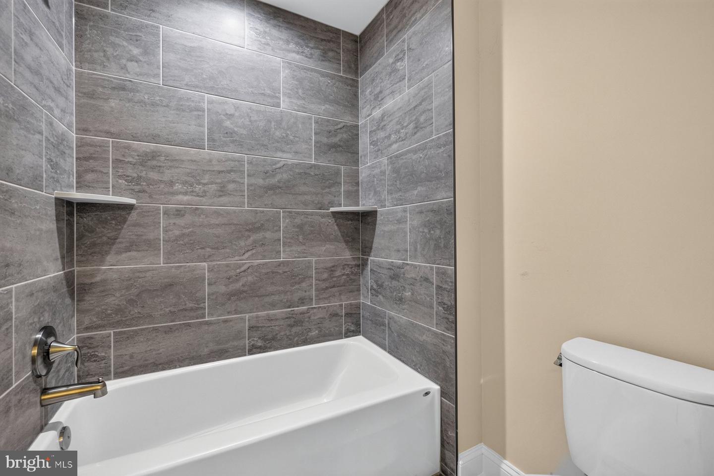1711 Botanical Ct #10 Property Photo 33