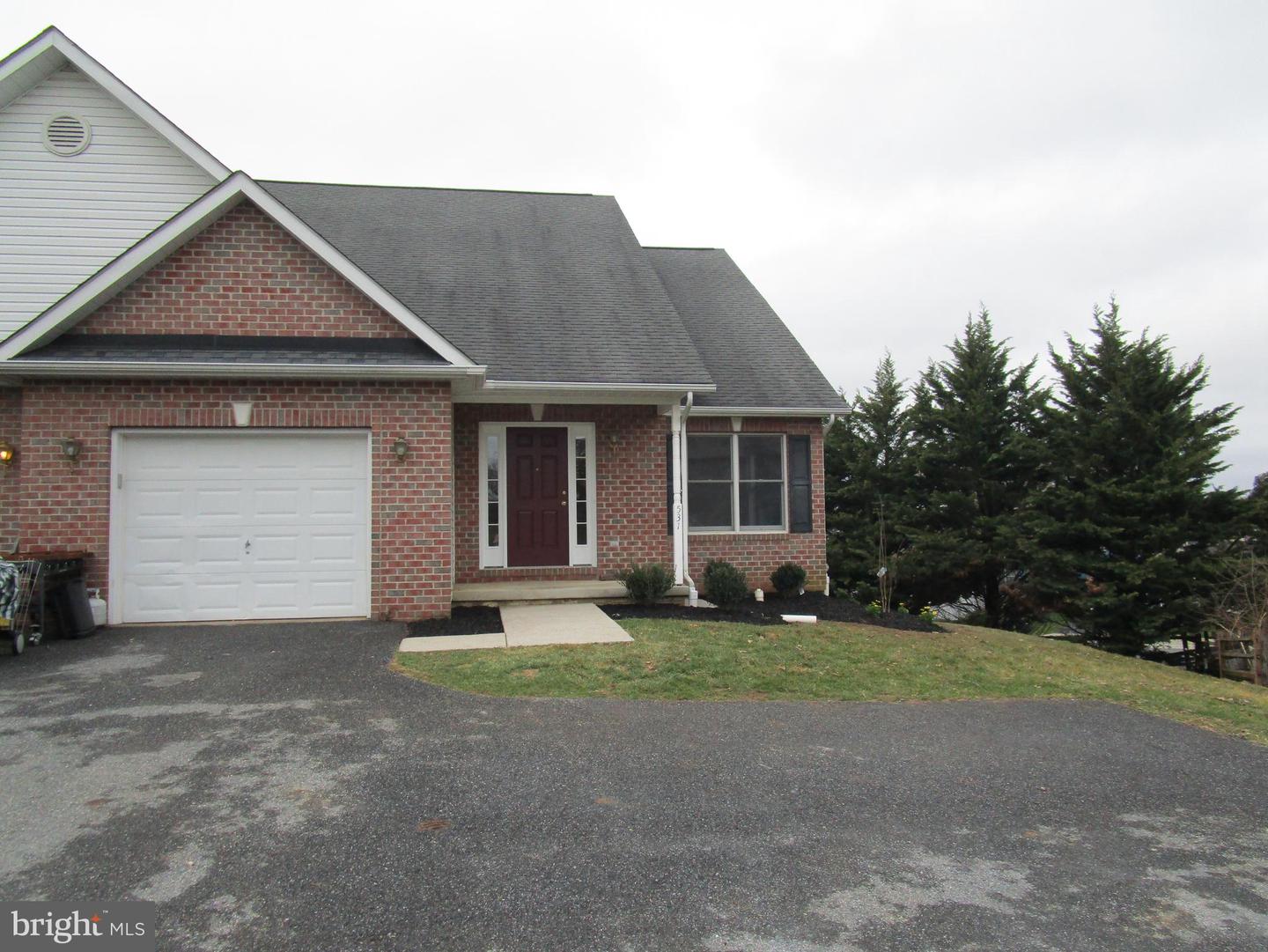 531 Gentry Ct Property Photo 2