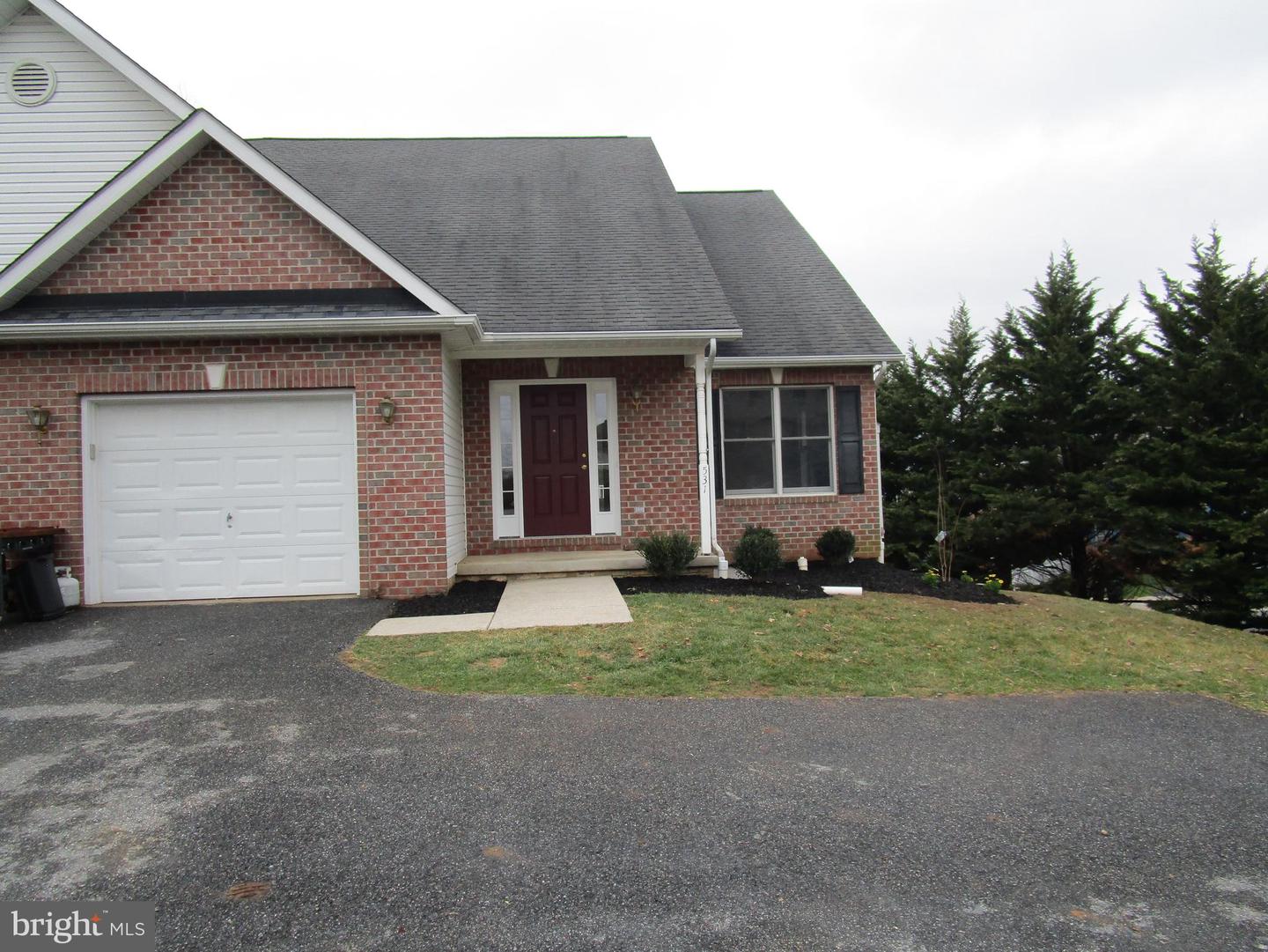 531 Gentry Ct Property Photo 3