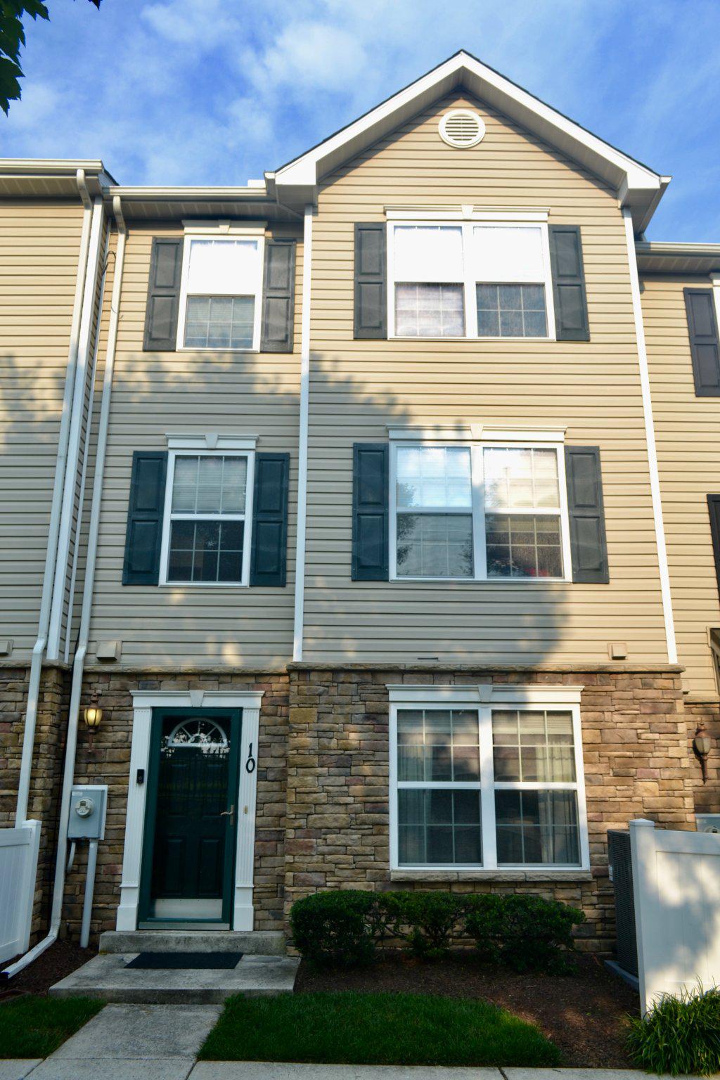 6488 Cornwall Dr #10 Property Photo 1