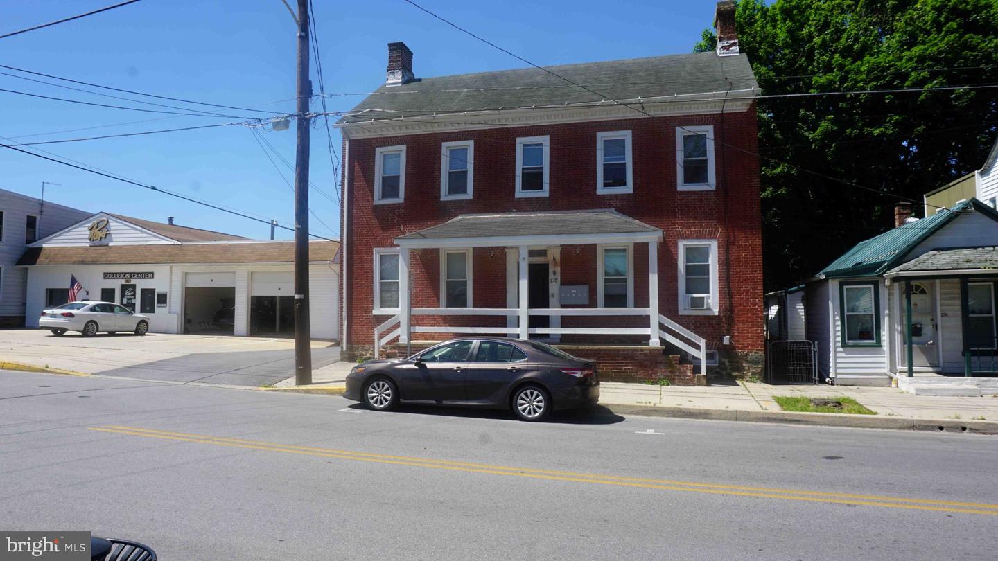 276 E MAIN ST #1 Property Photo 1