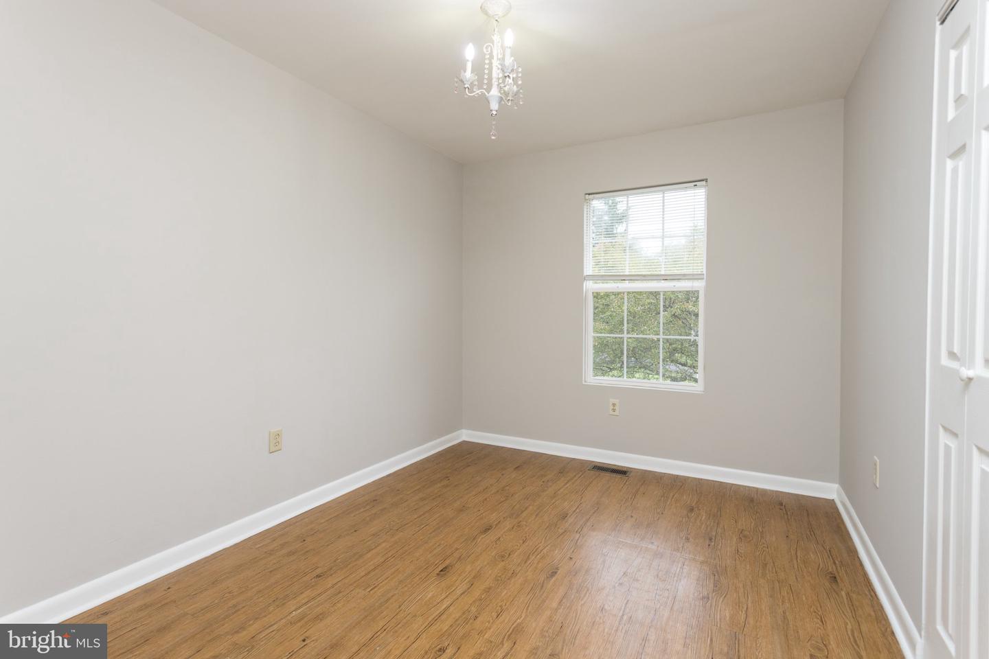 805 Rolling Ridge Dr Property Photo 16