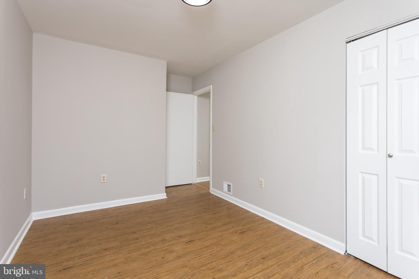 805 Rolling Ridge Dr Property Photo 18