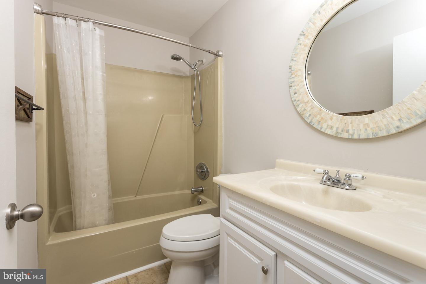 805 Rolling Ridge Dr Property Photo 20
