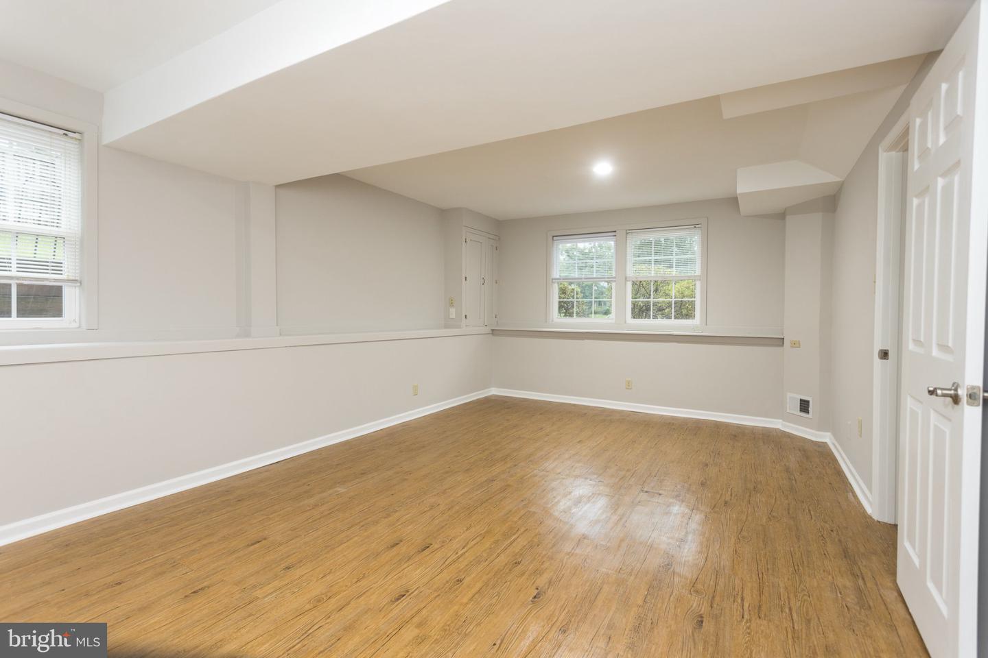 805 Rolling Ridge Dr Property Photo 21