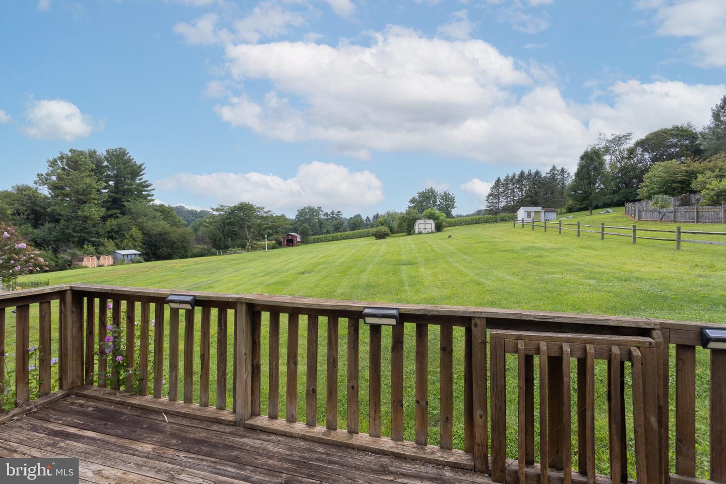805 Rolling Ridge Dr Property Photo 32
