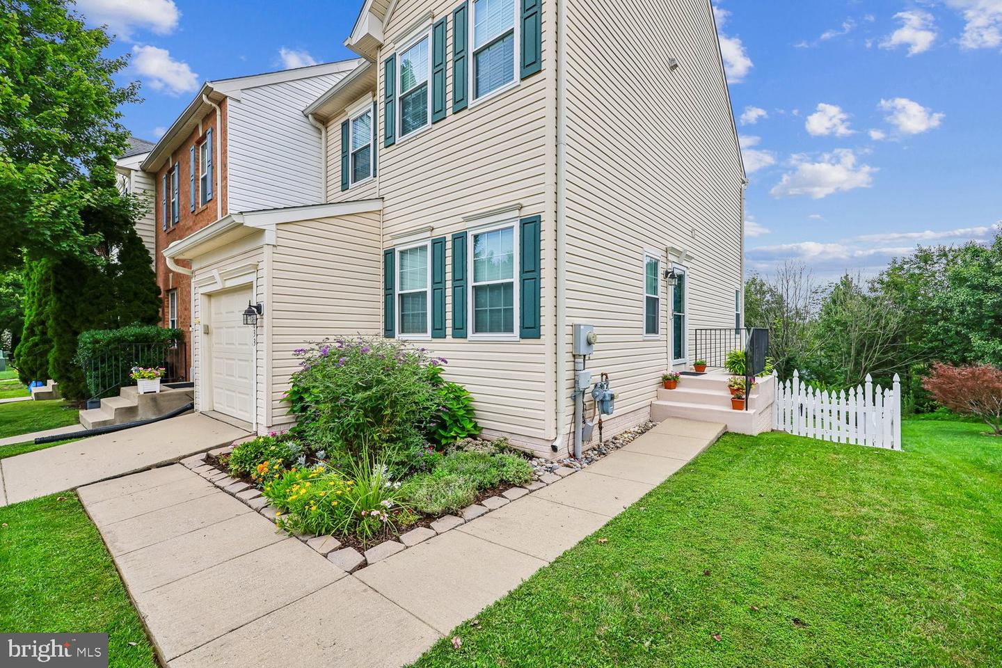 1633 Pullman Ct Property Photo 3