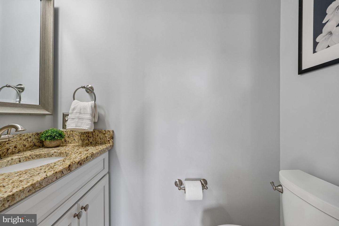 1633 Pullman Ct Property Photo 6