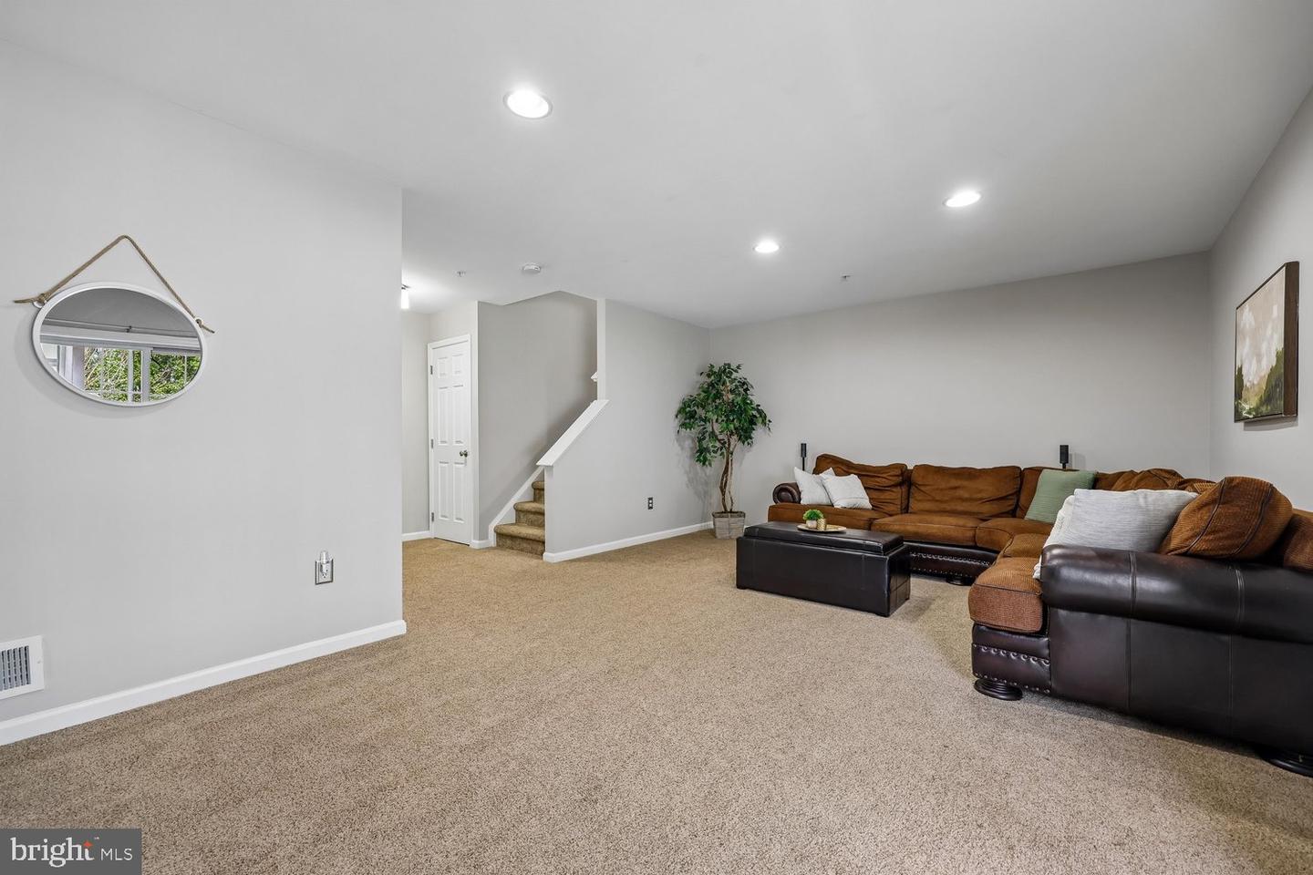 1633 Pullman Ct Property Photo 45