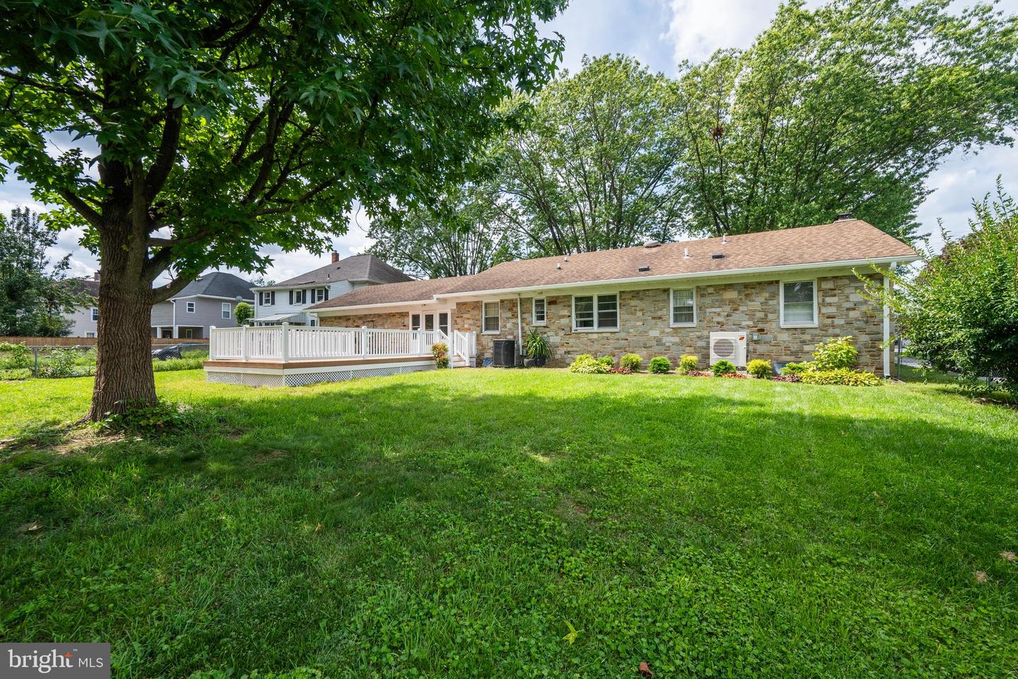 75 S Colonial Ave Property Photo 8