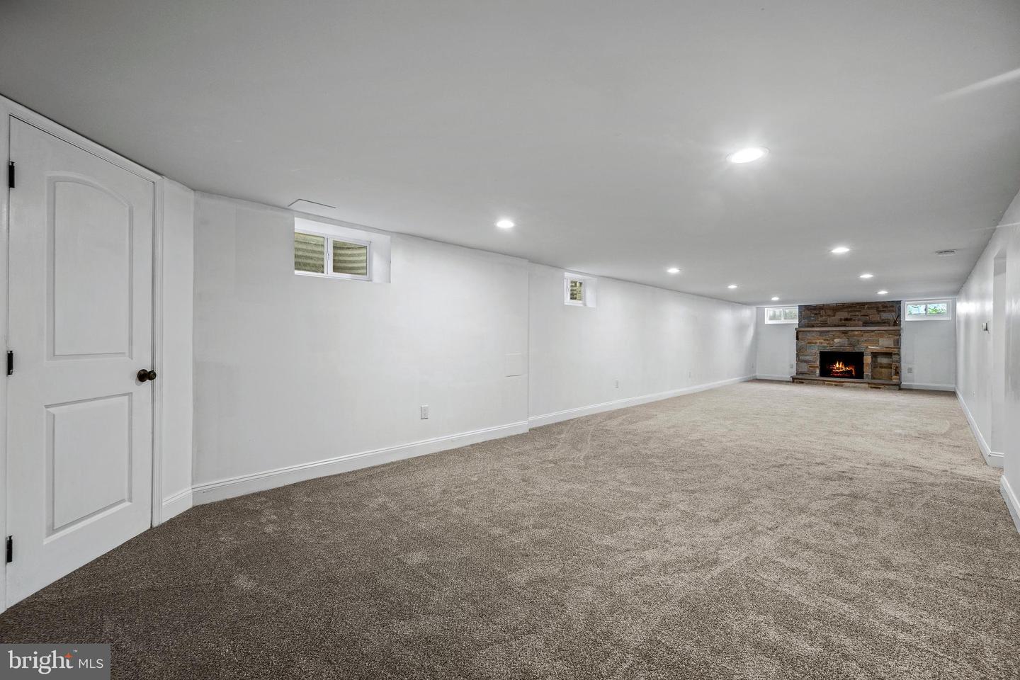 75 S Colonial Ave Property Photo 34