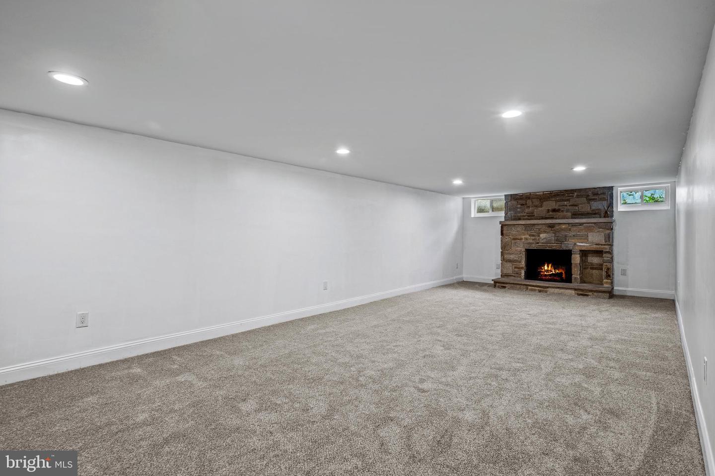 75 S Colonial Ave Property Photo 39