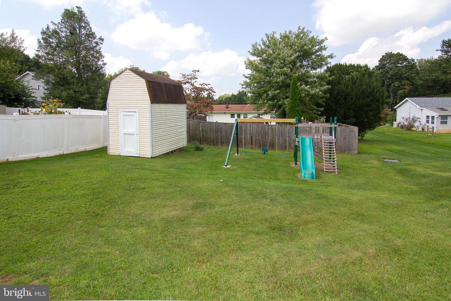 528 Willow Ave Property Photo 24