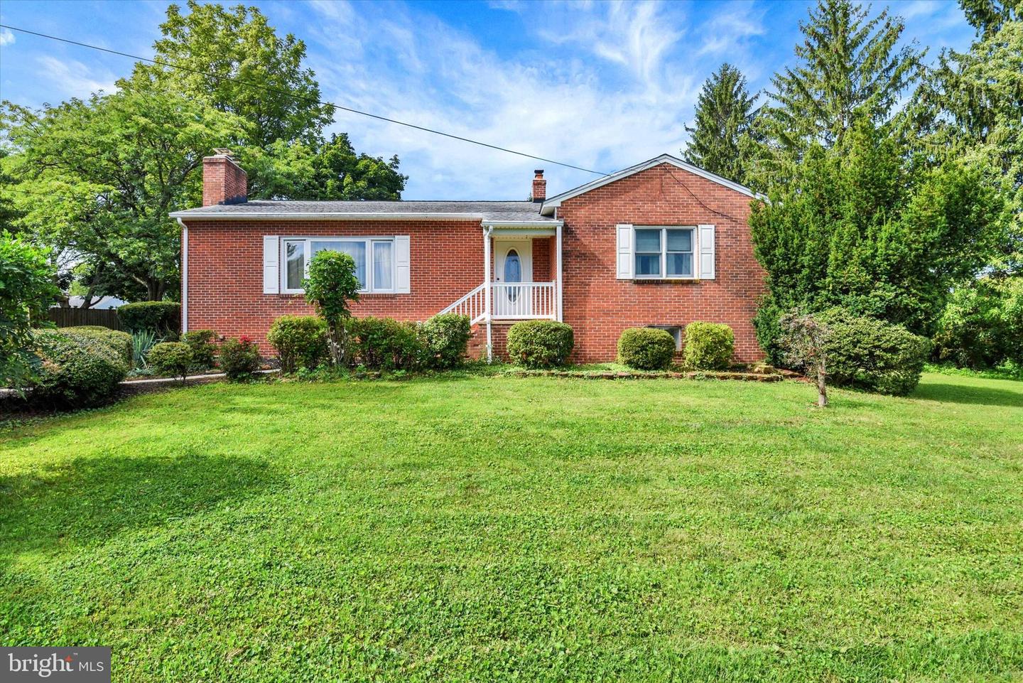 200 BEZOLD AVE Property Photo 1
