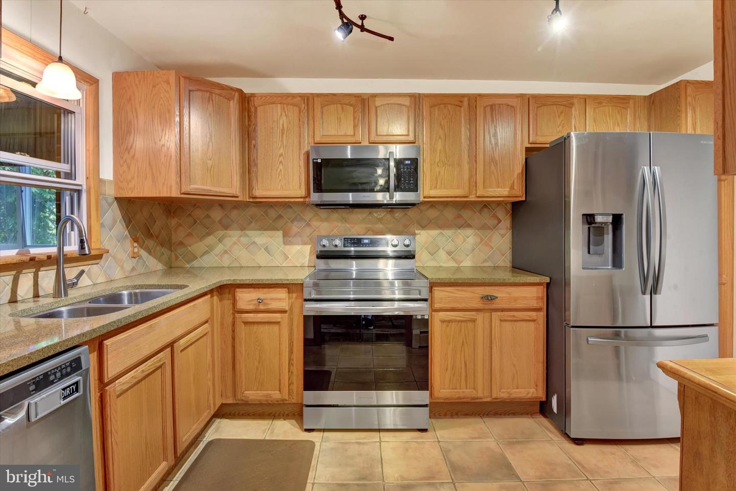 200 Bezold Ave Property Photo 6