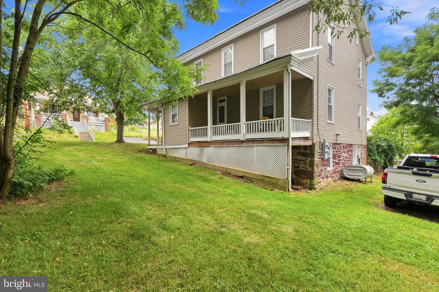 2203 Halter Rd Property Photo 1