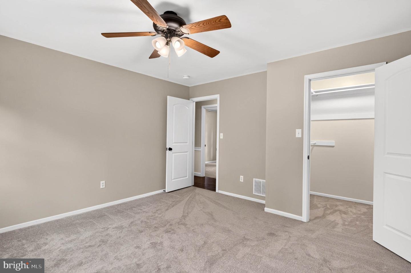 4294 Wolf Hill Dr Property Photo 32