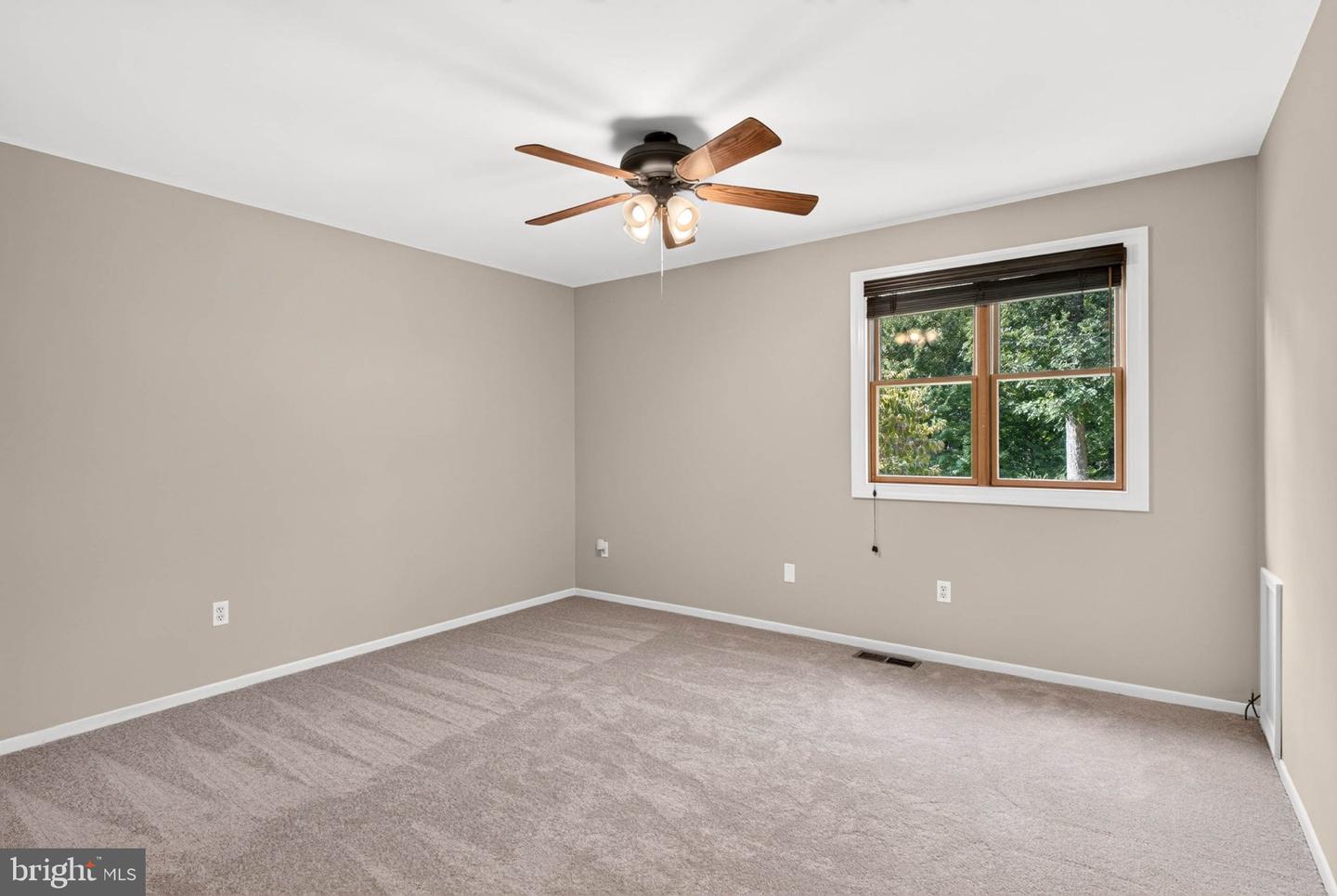 4294 Wolf Hill Dr Property Photo 33