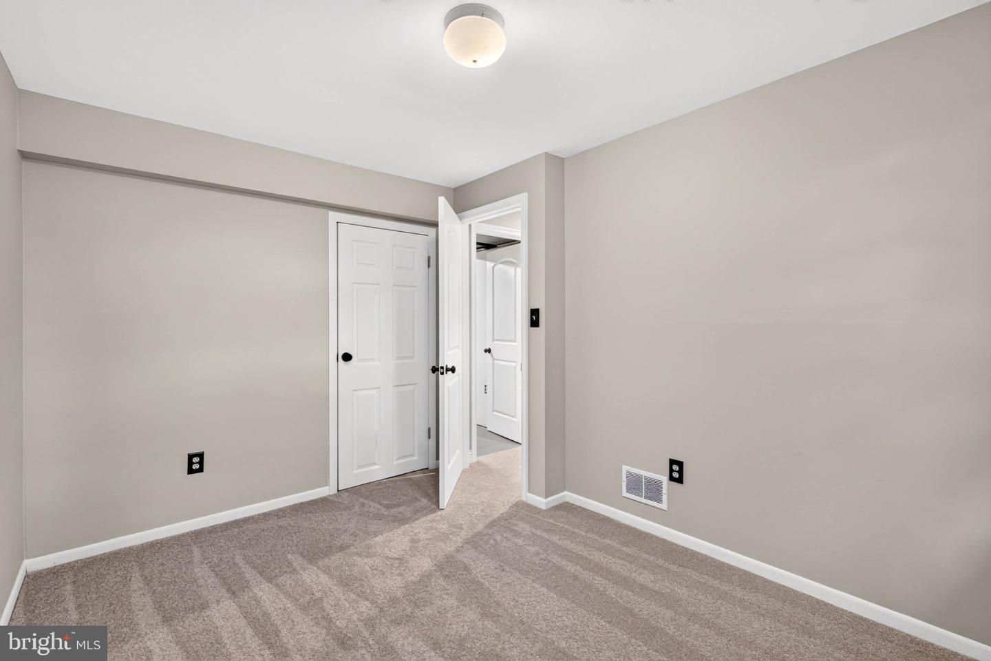 4294 Wolf Hill Dr Property Photo 41