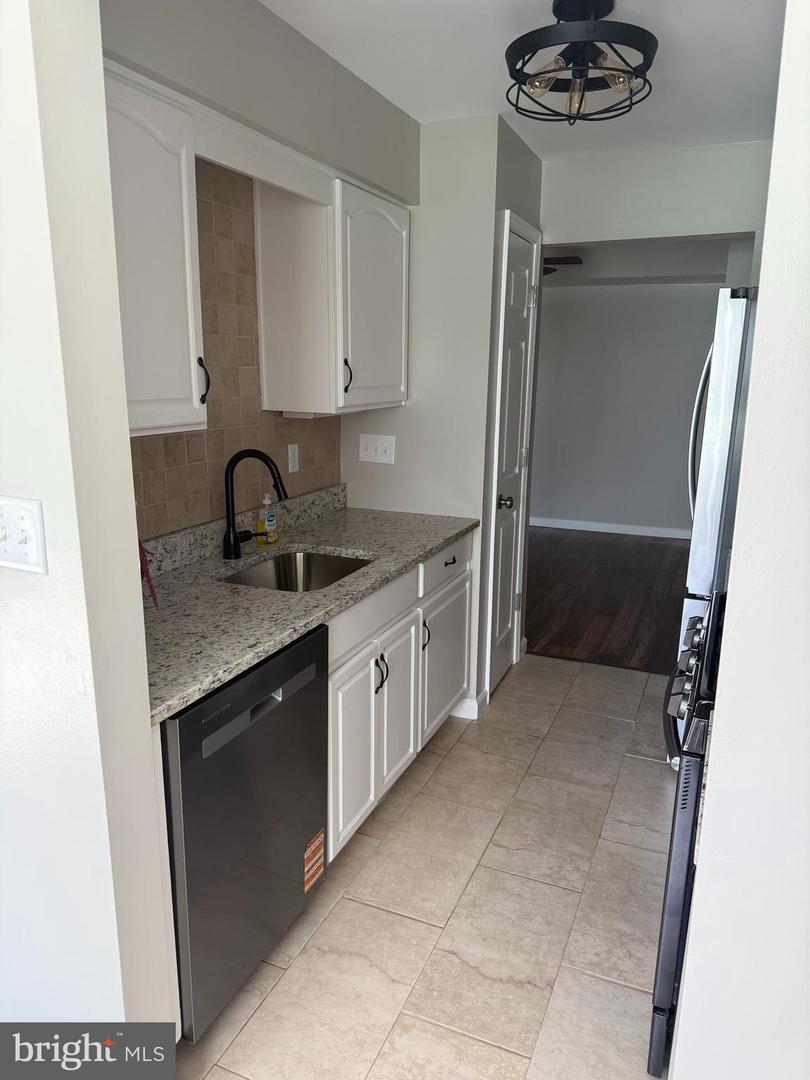 3830 Normandy Dr #1b Property Photo 4