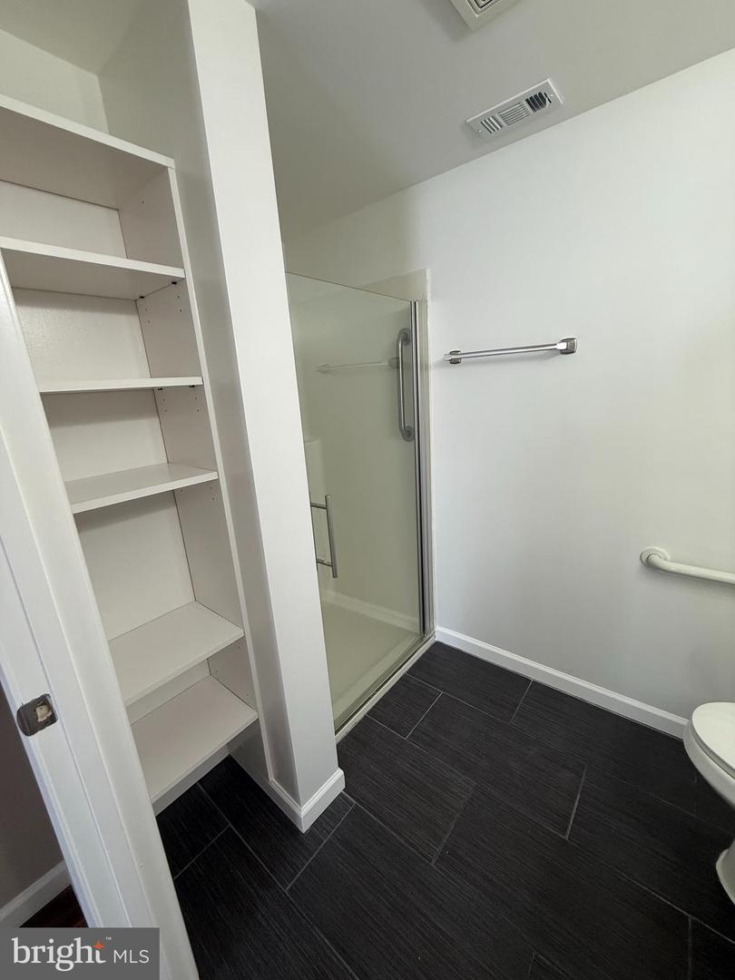 3830 Normandy Dr #1b Property Photo 11