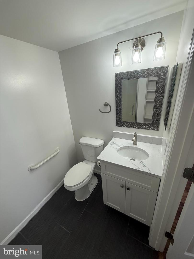 3830 Normandy Dr #1b Property Photo 12