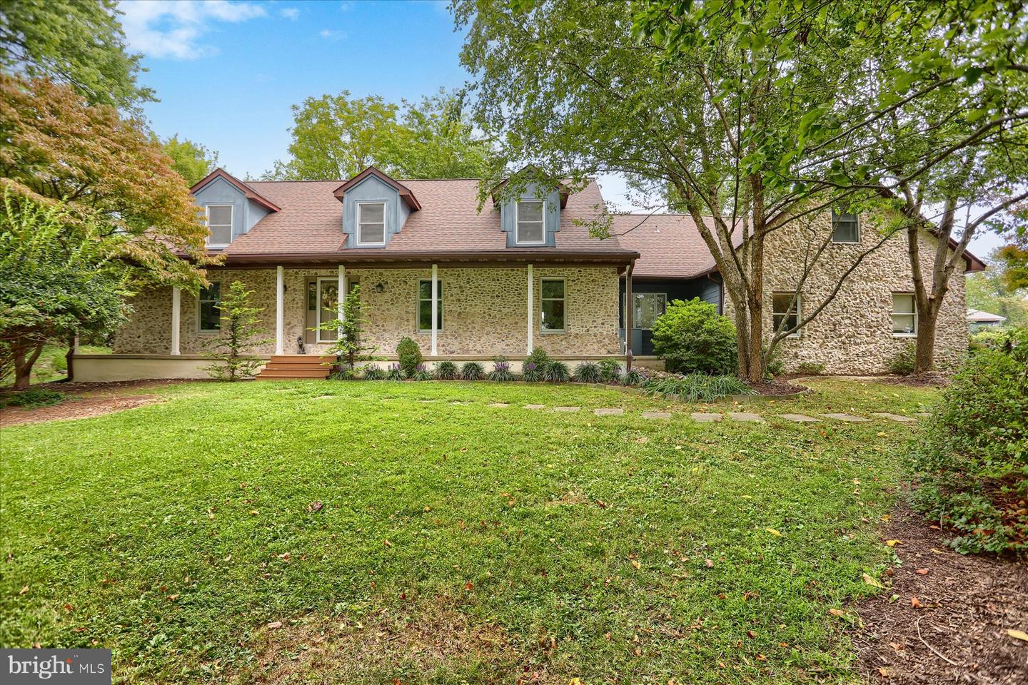 3049 Nicodemus Rd Property Photo 2