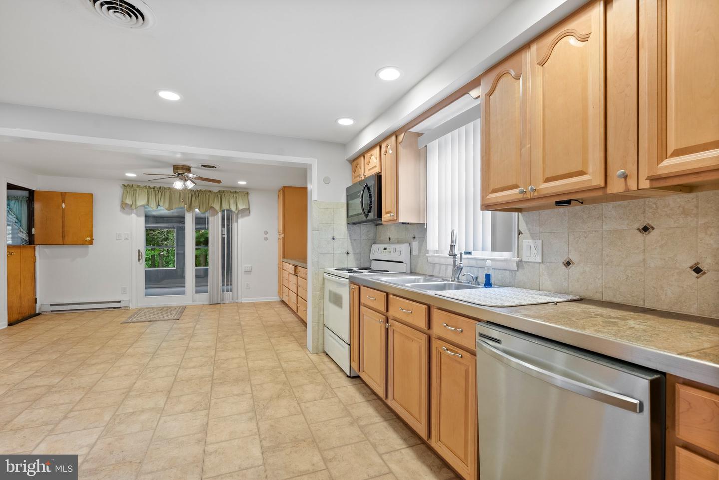 824 Cherrytown Rd Property Photo 8