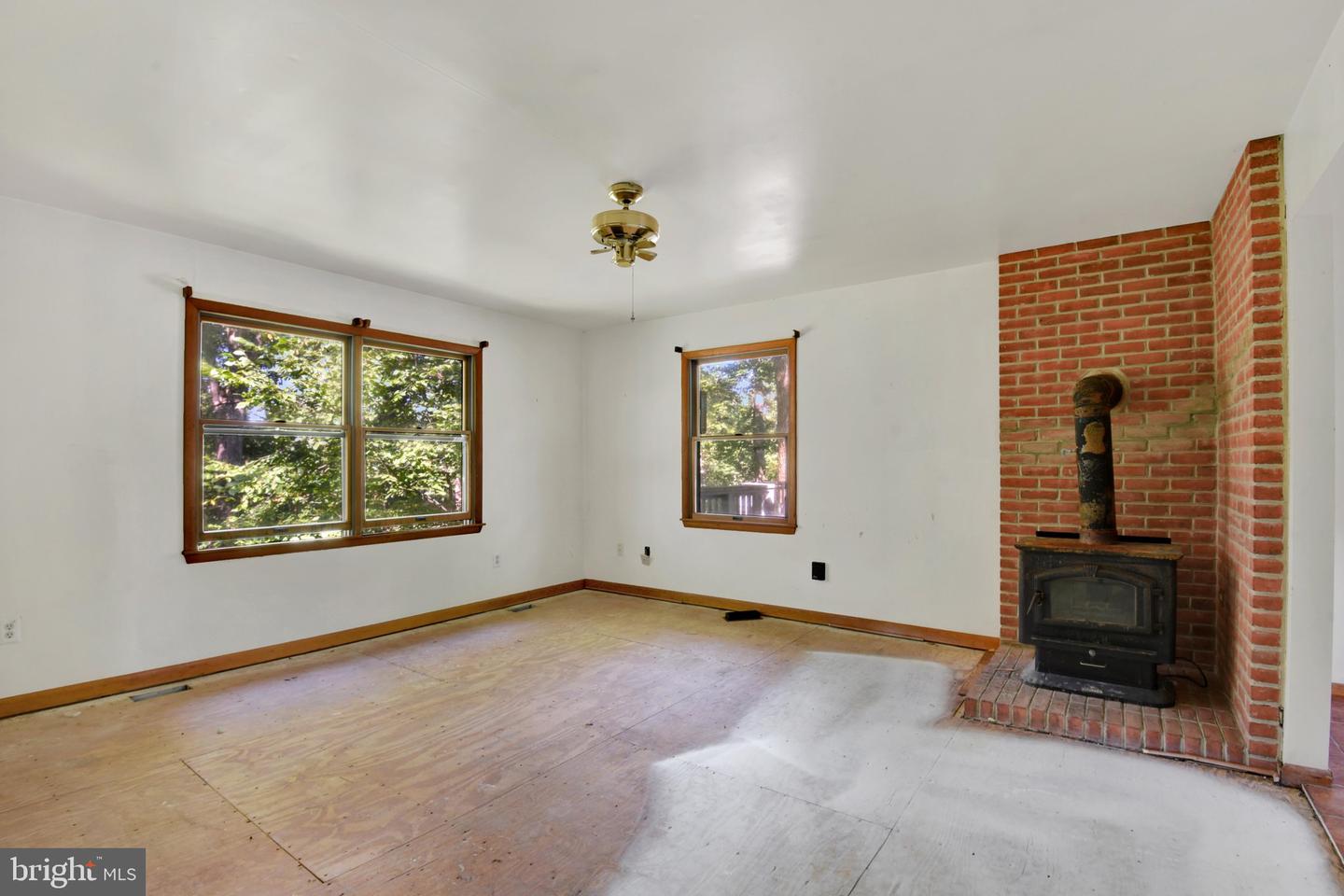 2765 E Mayberry Rd Property Photo 3