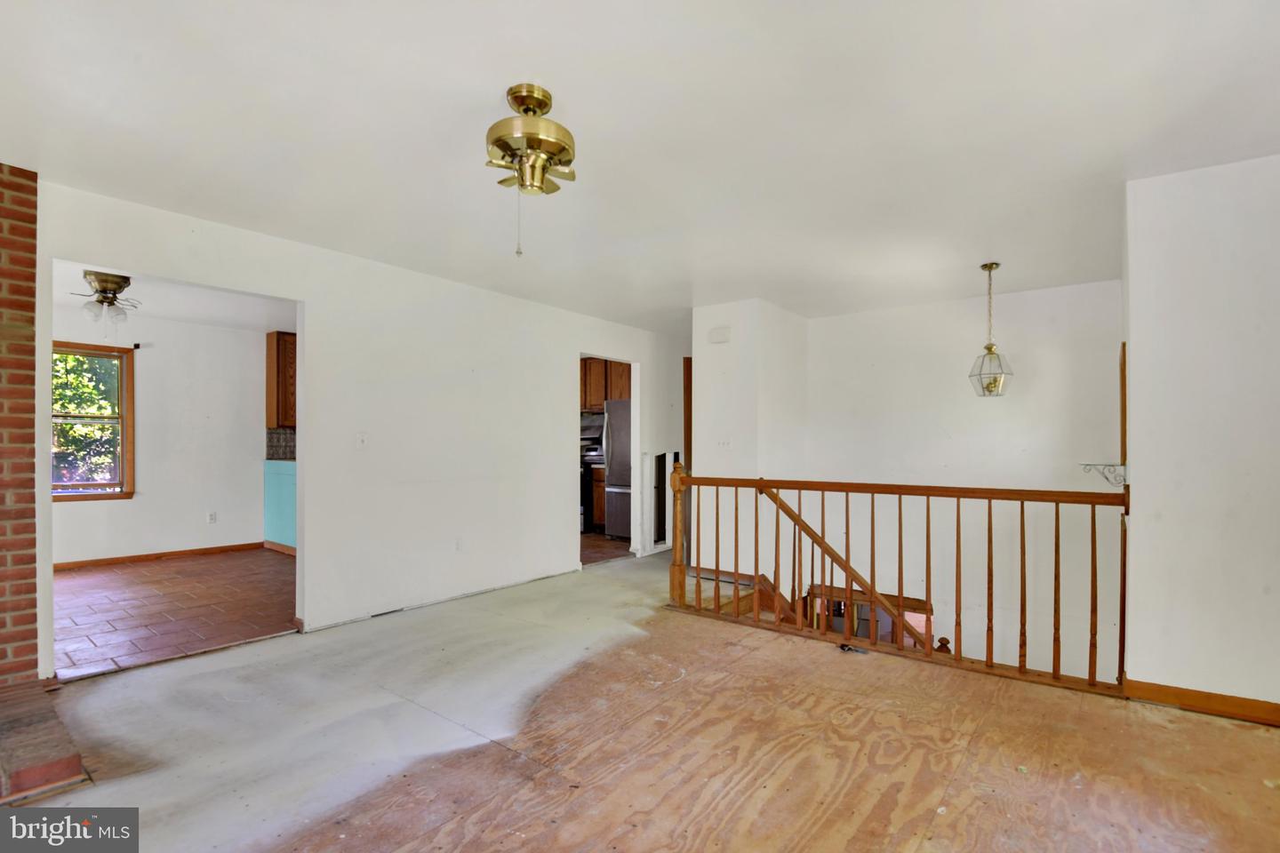 2765 E Mayberry Rd Property Photo 4