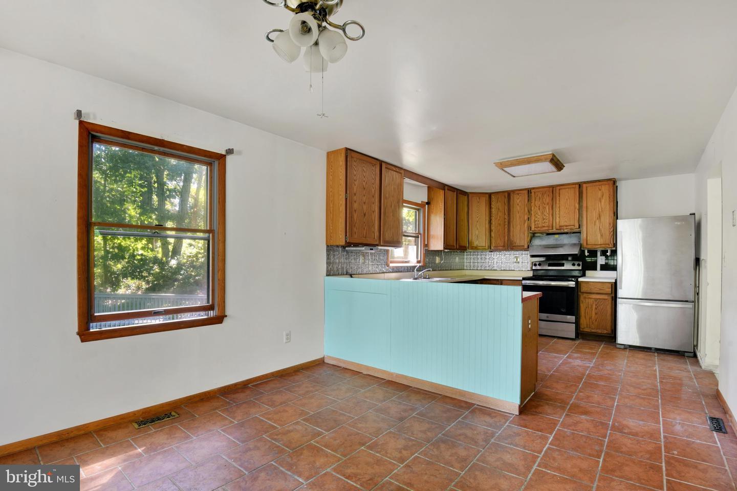 2765 E Mayberry Rd Property Photo 5