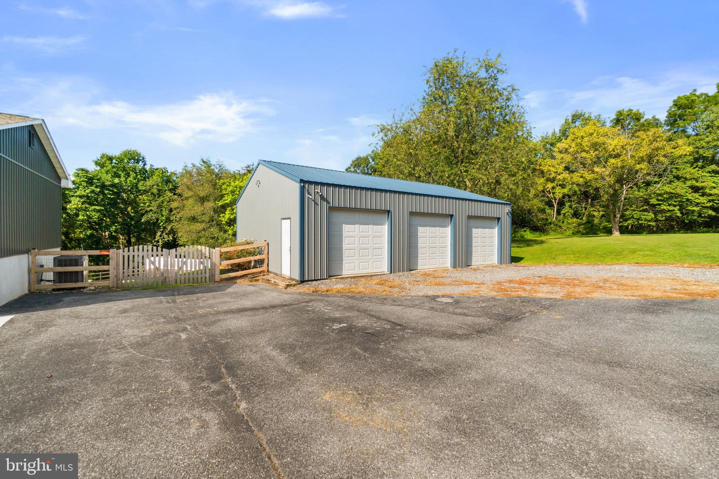 839 Chanter Dr Property Photo 4