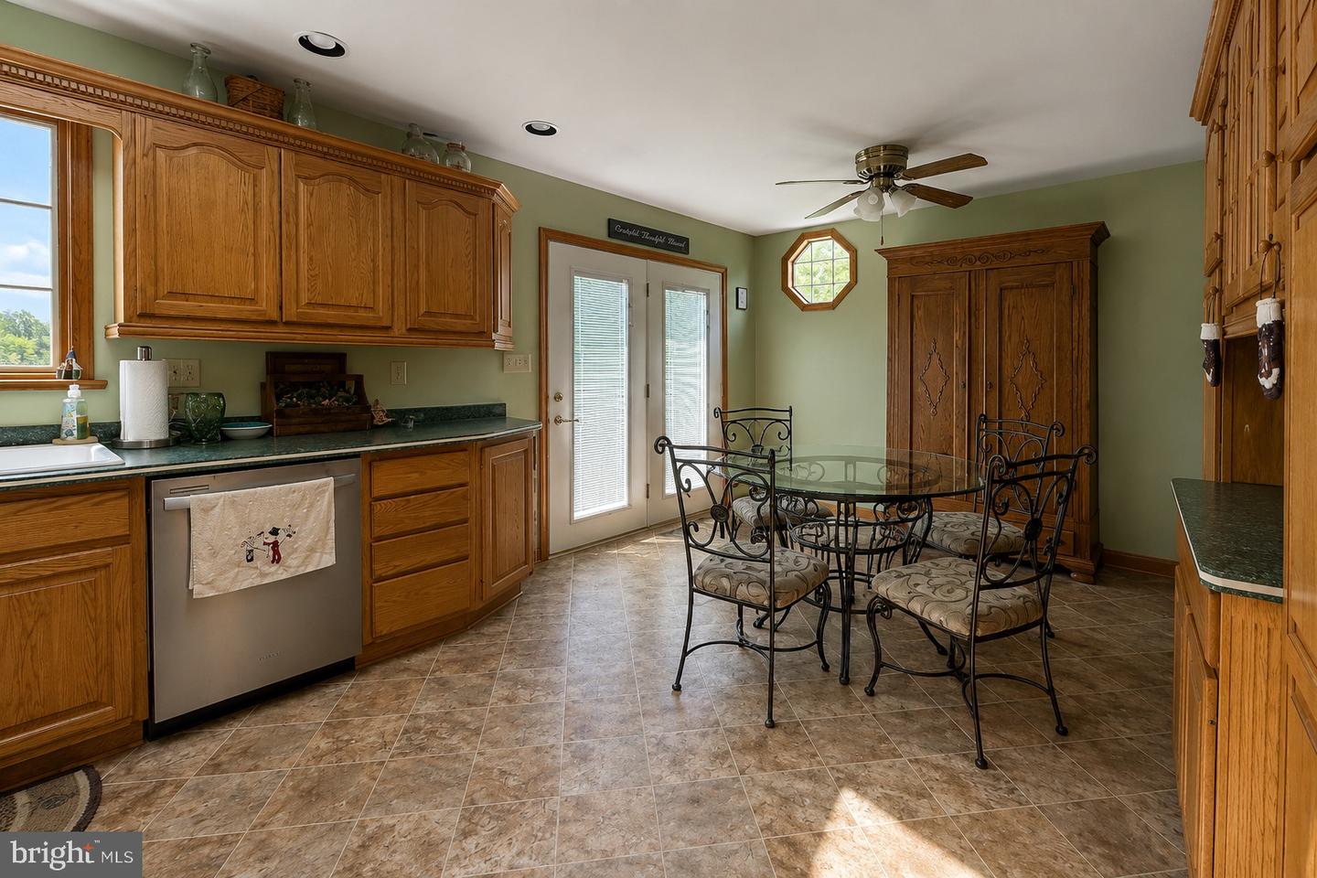 4719 Ridge Rd Property Photo 10