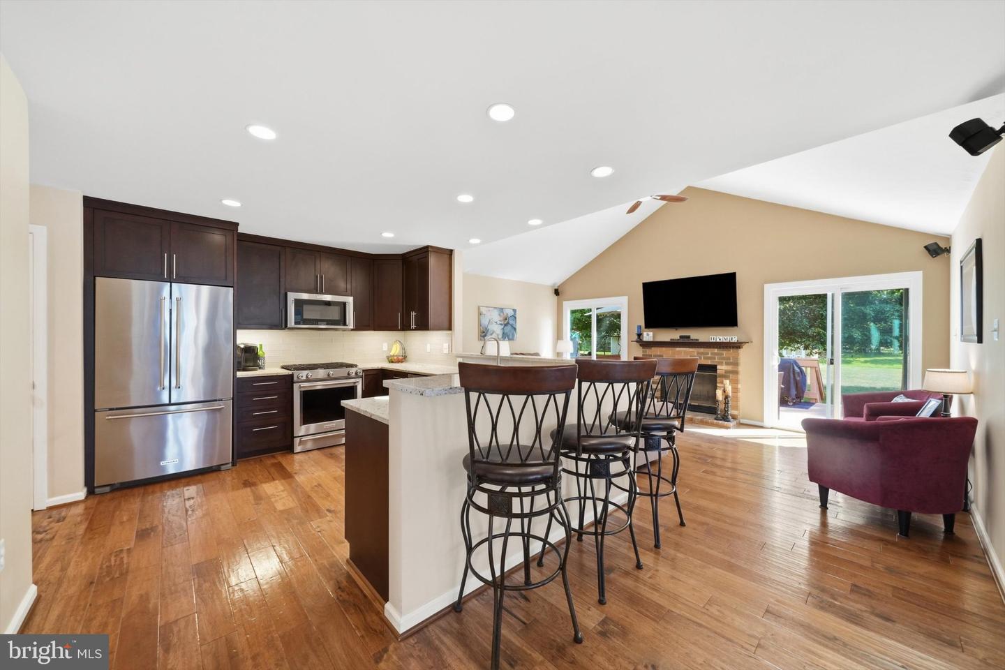 6079 Ryon Property Photo 5
