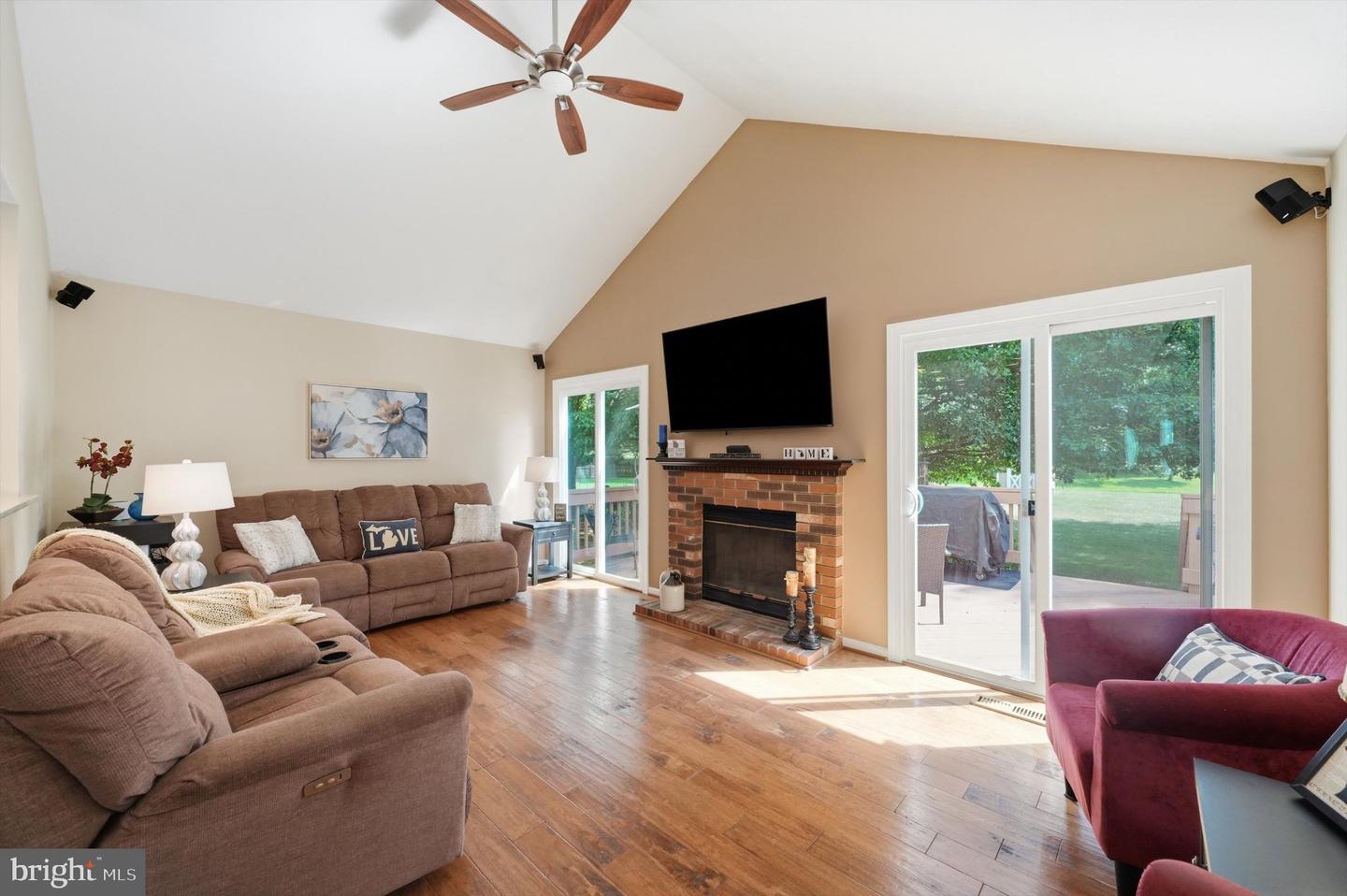 6079 Ryon Property Photo 8