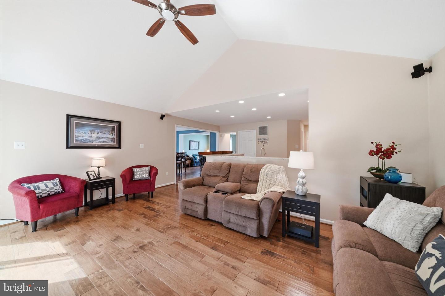 6079 Ryon Property Photo 10