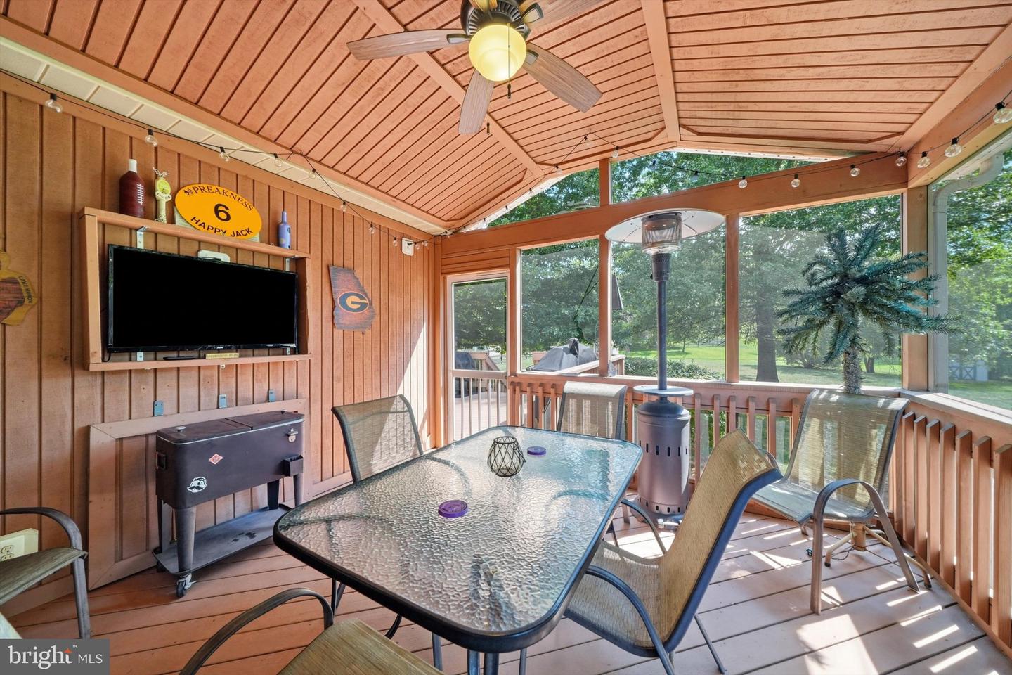 6079 Ryon Property Photo 14