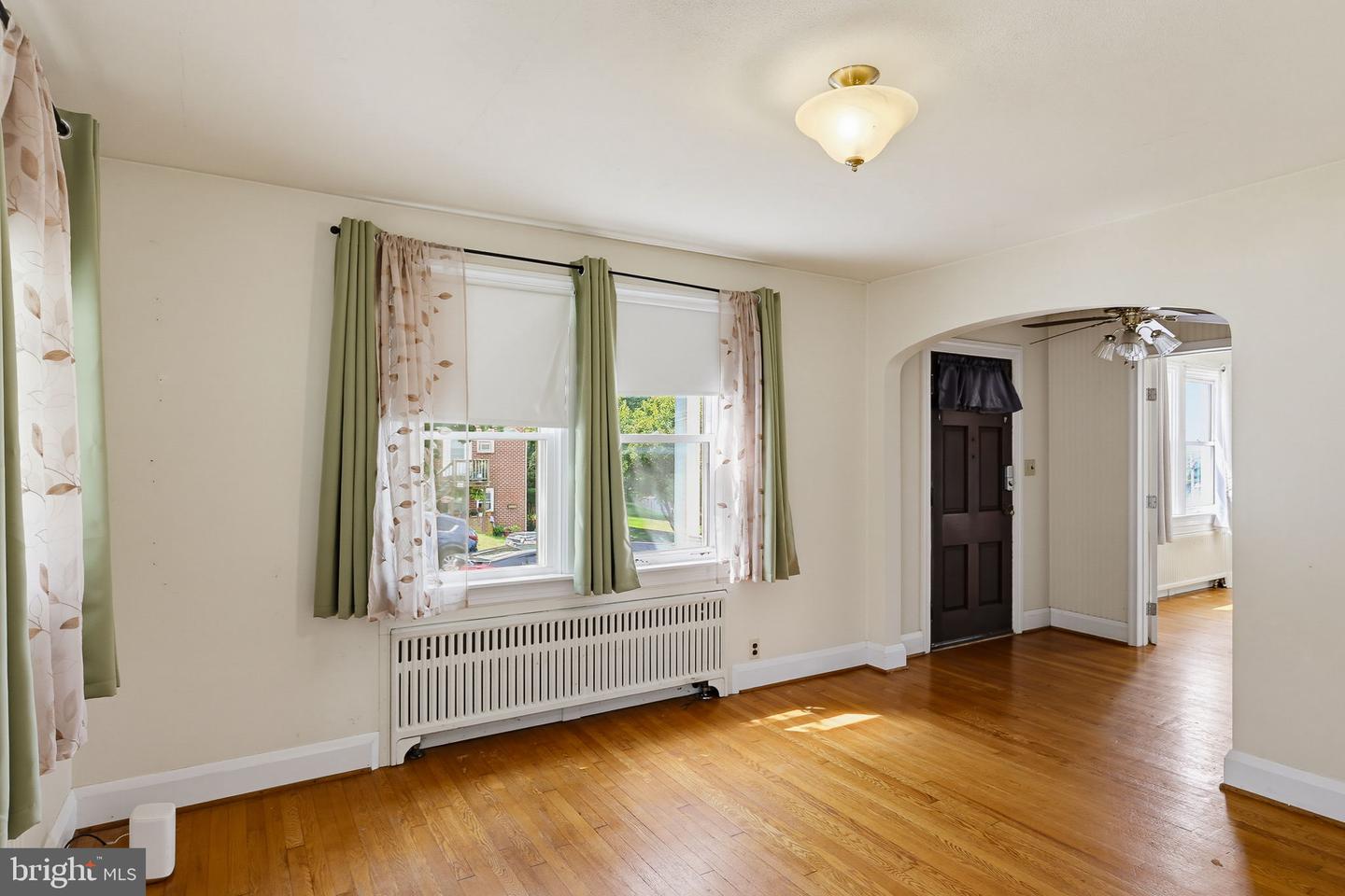 449 E Green St Property Photo 2