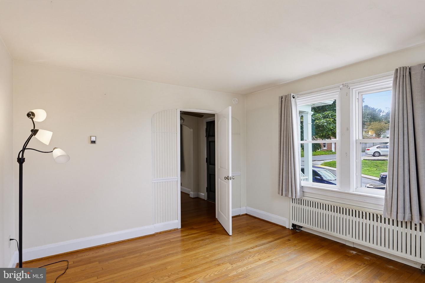 449 E Green St Property Photo 6