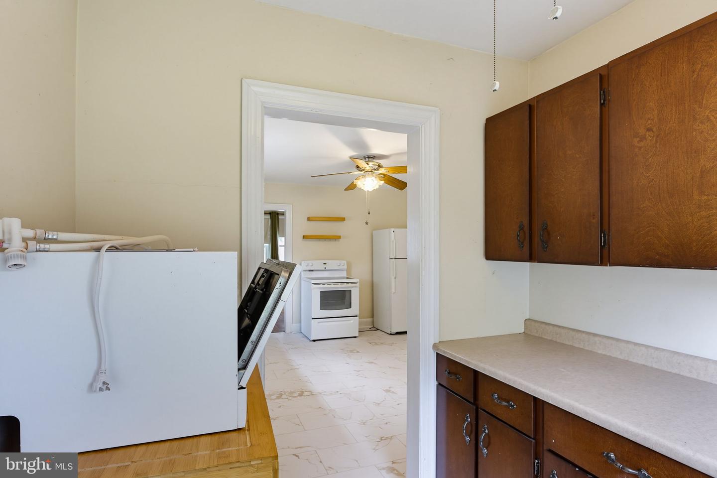 449 E Green St Property Photo 16